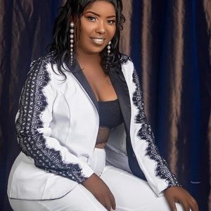 Meet your Posher, Rose latika